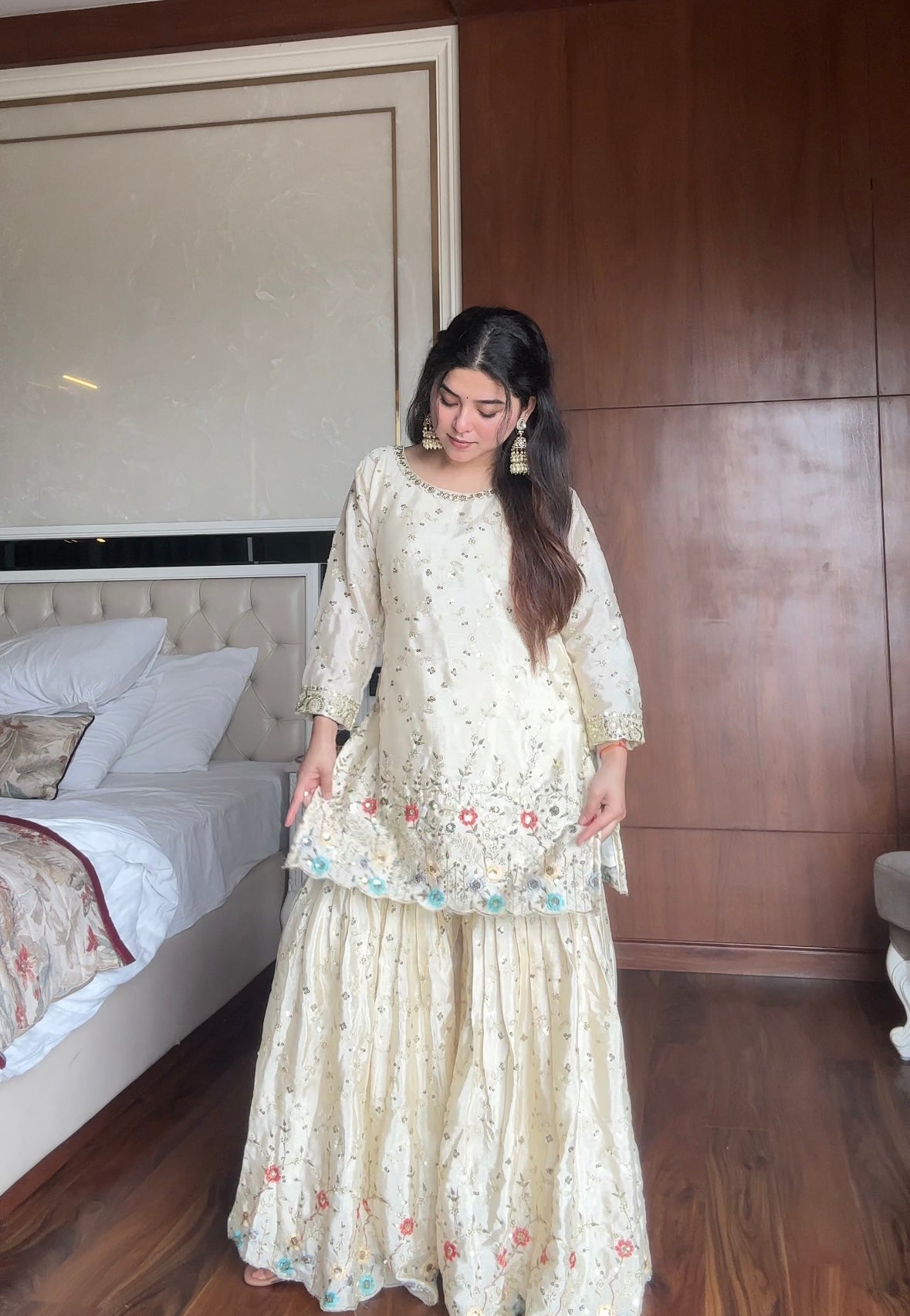 ELEGANCE WITH THIS IVORY EMBROIDERED SARARA PAIR