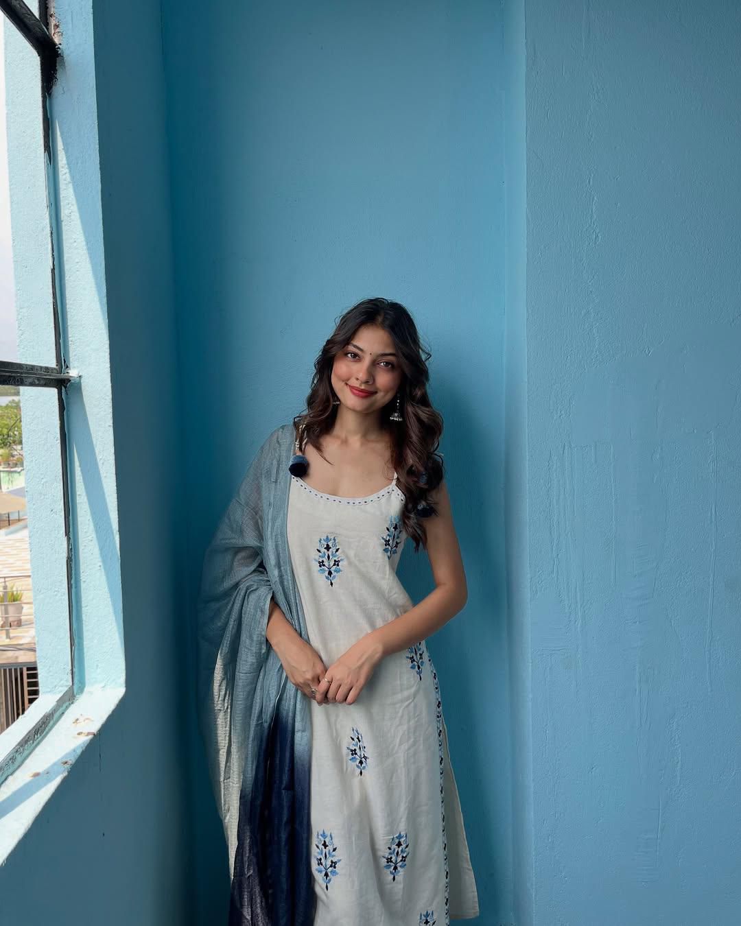 DESIGNER STRIPPED KURTI AND PANT IN COTTON  WITH DUPATTA