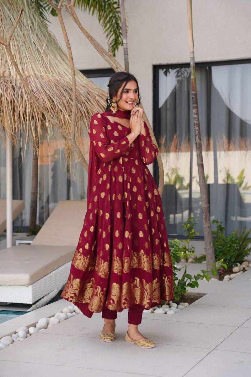 exclusive anarkaliv 3-piece set with full flair