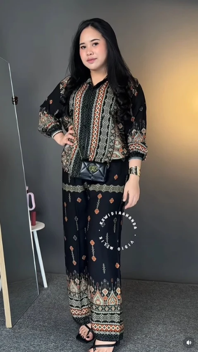 Premium Black Ethnic Floral & Geometric Printed Rayon Co-ord Set