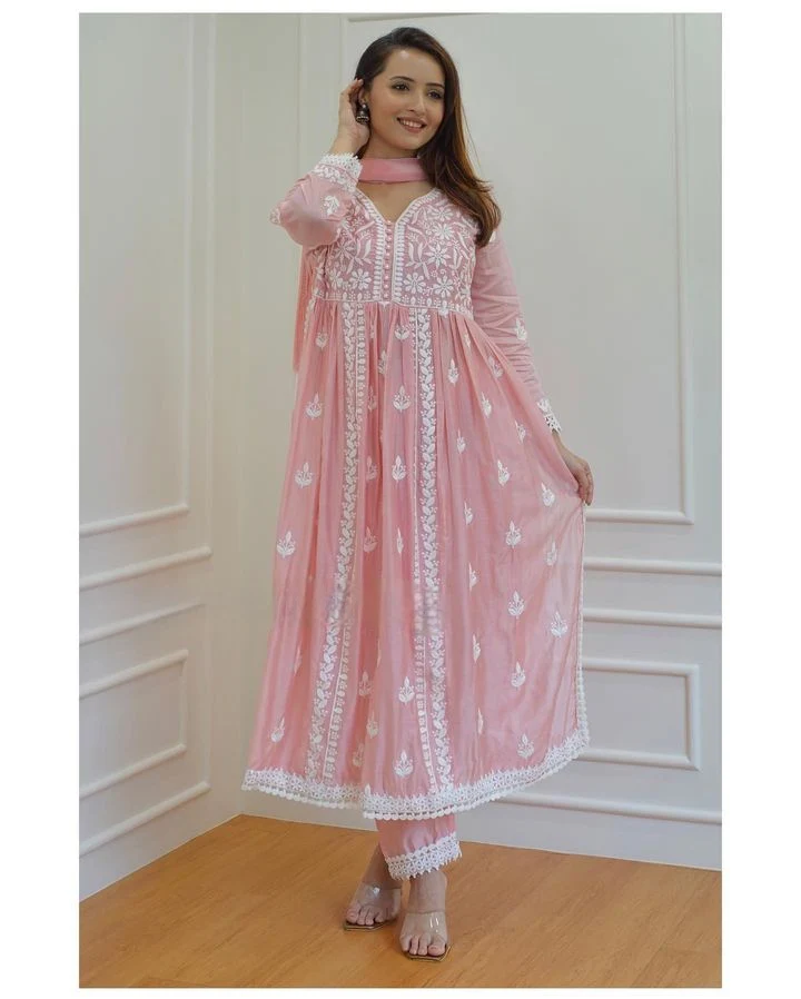 CHIKANKARI REYON COTTON KURTA SET WITH DYE DUPATTA