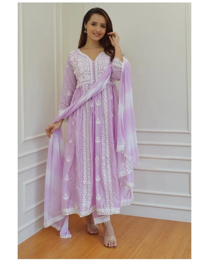 CHIKANKARI REYON COTTON KURTA SET WITH DYE DUPATTA