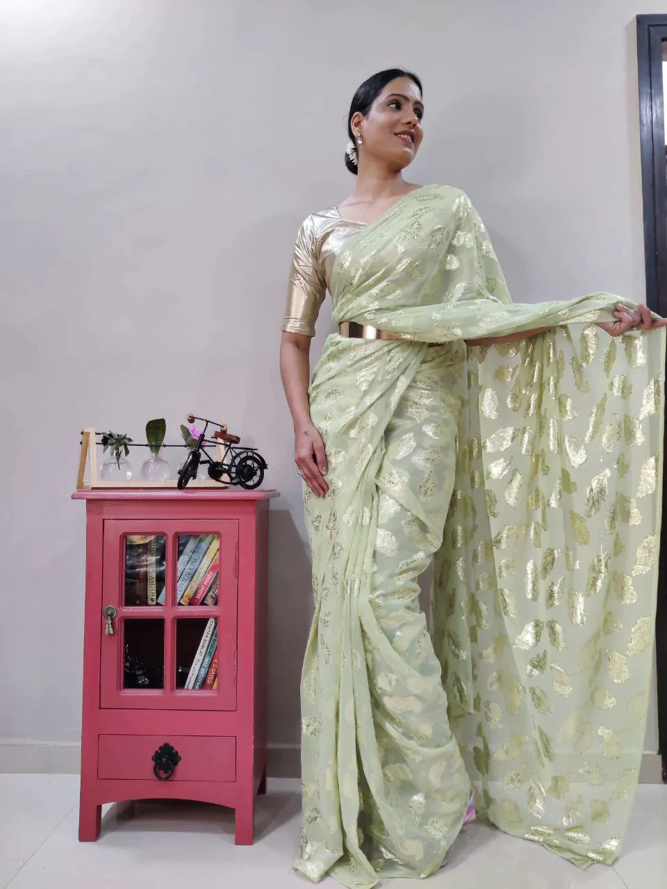 1-MIN READY TO WEAR SAREE IN PURE VISCOS ZARI WEAVING