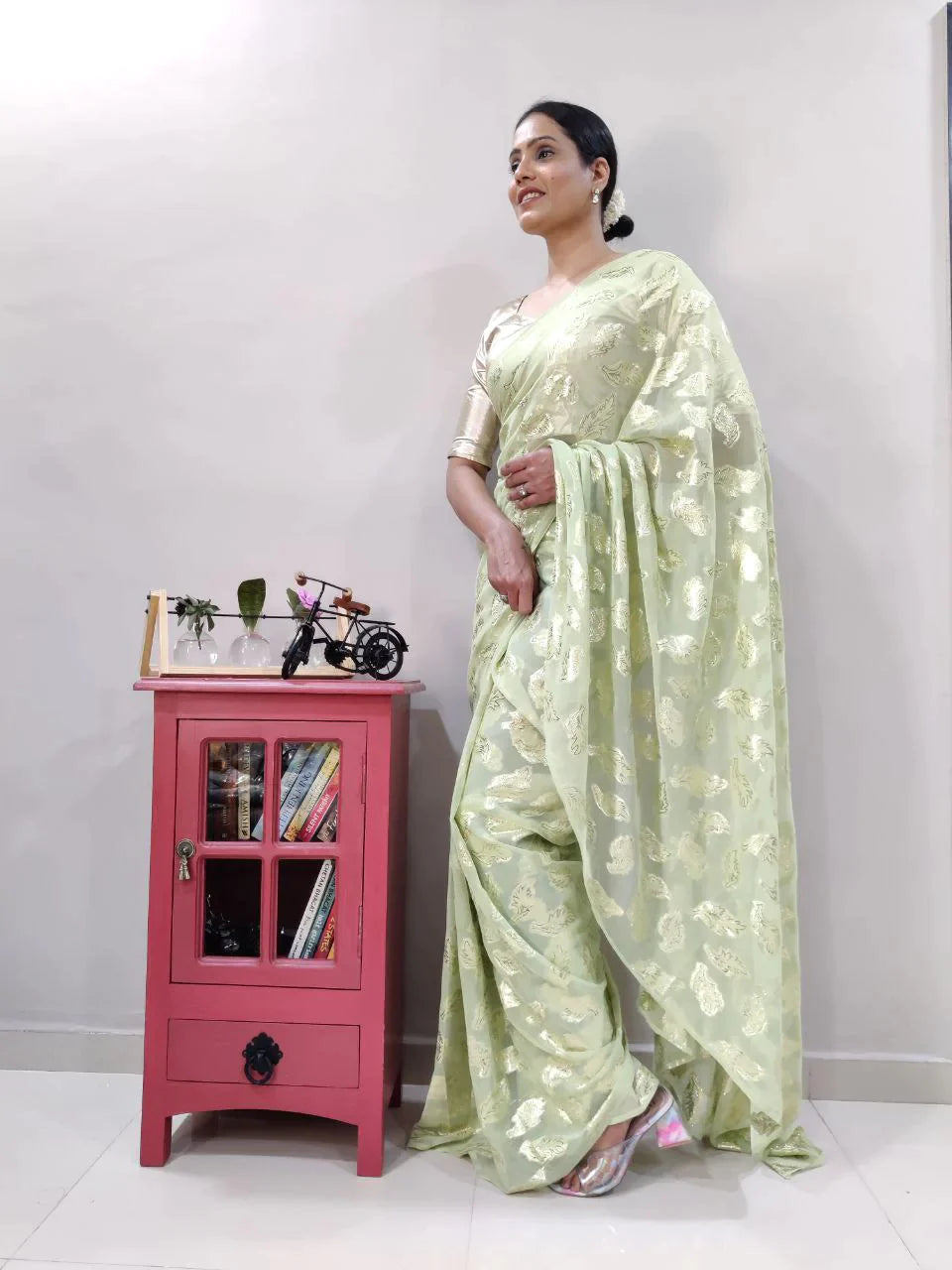 1-MIN READY TO WEAR SAREE IN PURE VISCOS ZARI WEAVING